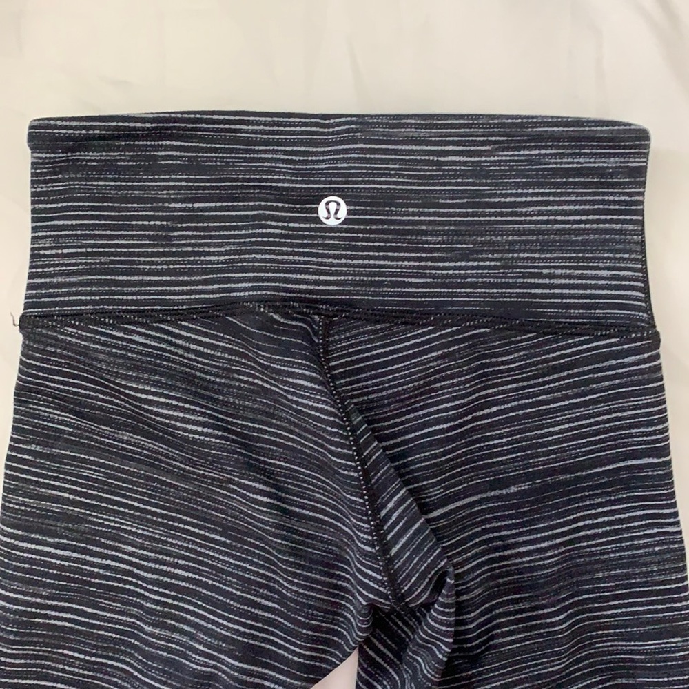 Lululemon leggings size 2!!